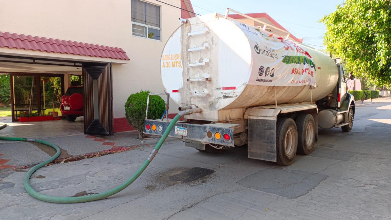  Los primeros 15 días de mayo, Interapas entregó con camiones cisterna más de 20 millones de litros de agua